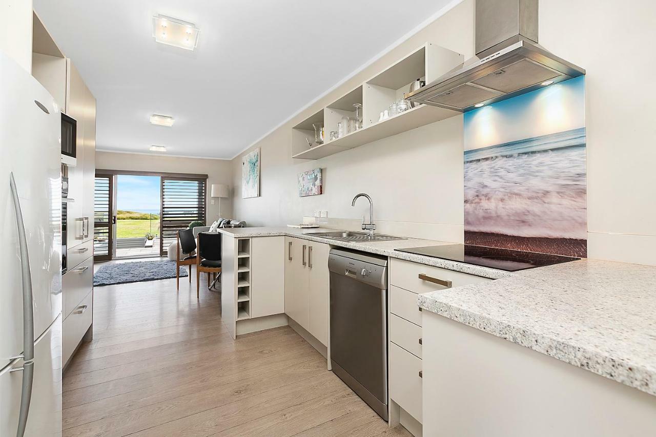 Beachfront Location Leilighet Mount Maunganui Eksteriør bilde